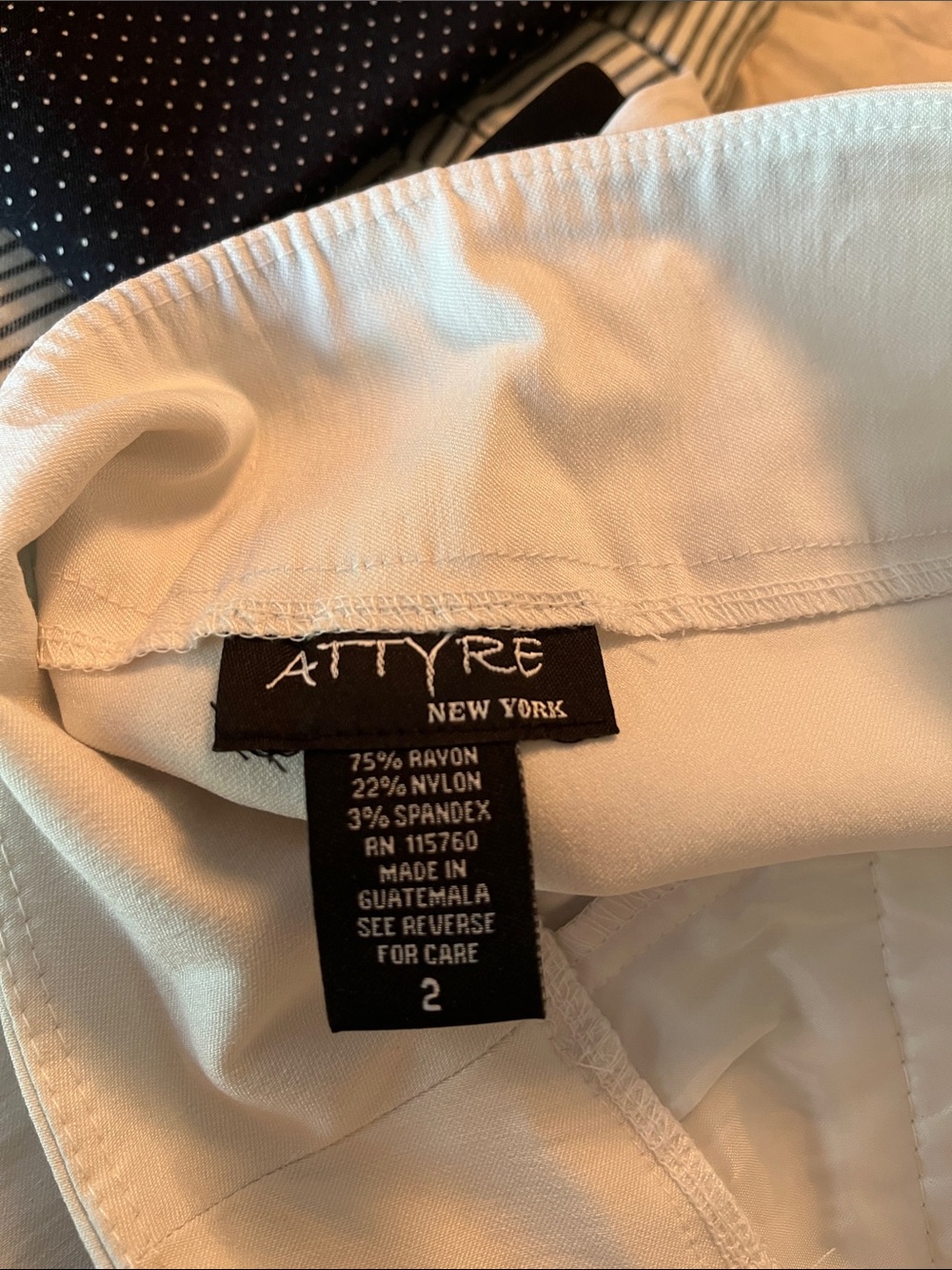Attyre Short Bundle - Picture 3 of 5